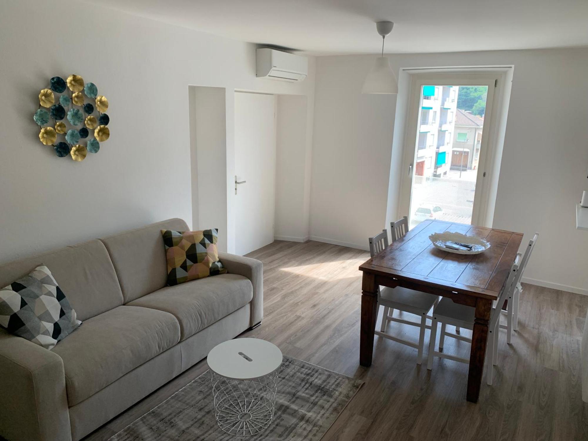 Smart Living Swiss Lägenhet Chiasso Exteriör bild